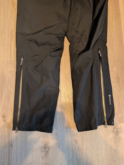 Costum outdoor Gore tex Outdoor Researche