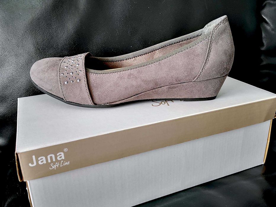 Нови оригинални обувки JANA