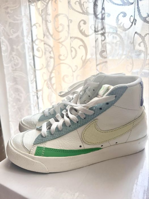 Оригинални кецове NIKE 38