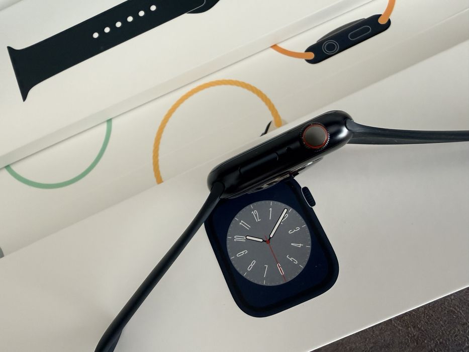 Apple Watch Series 8 45mm Cellular – Midnight, arată ca nou