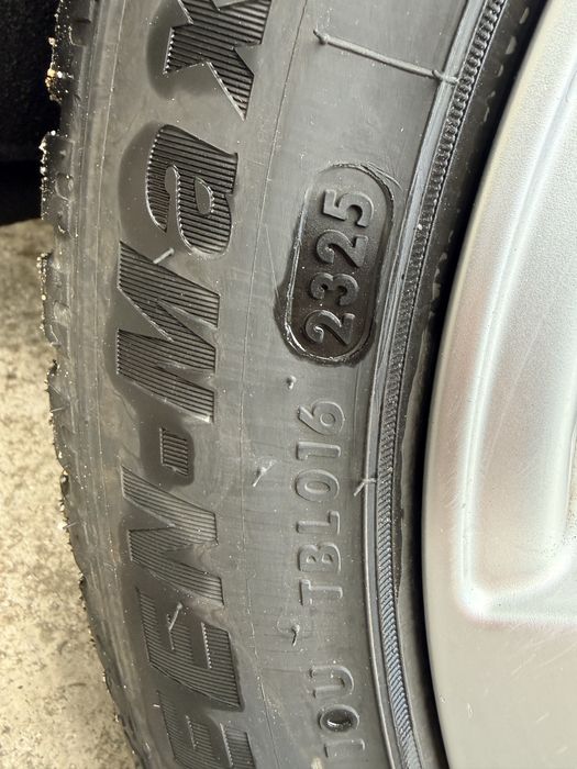 Джанти с гуми 225/50/17”