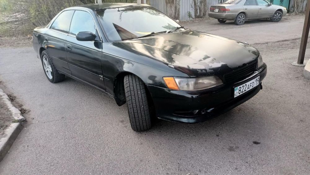 Автомобиль Тойота Марк 2