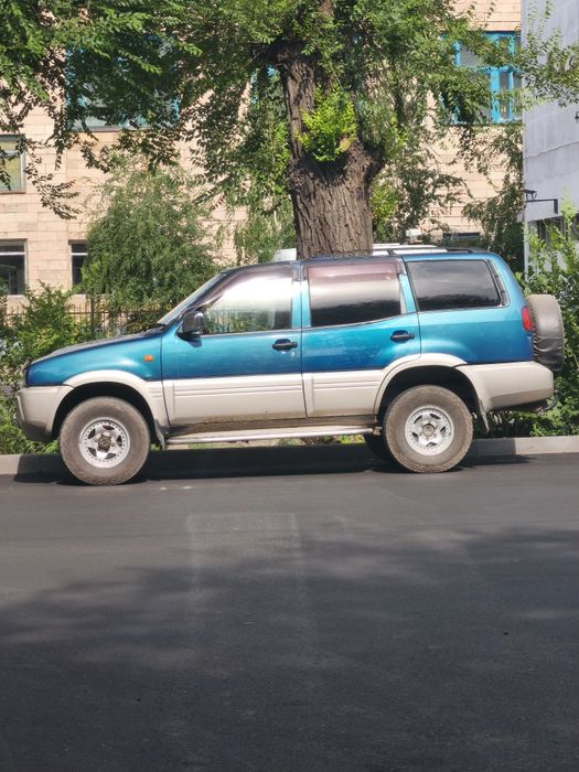 Nissan Mistral 1996