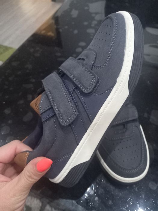 Детски спортни обувки