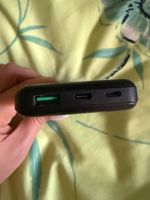 Допълнителна батерия с Wireless Charger и MagSafe