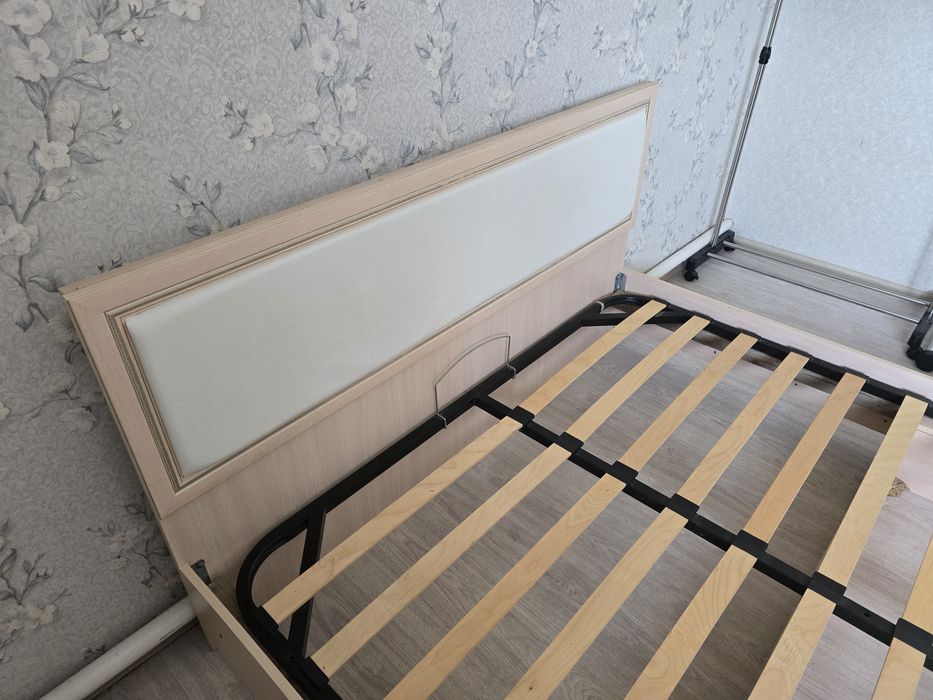 Двухспальный кровать 165х200