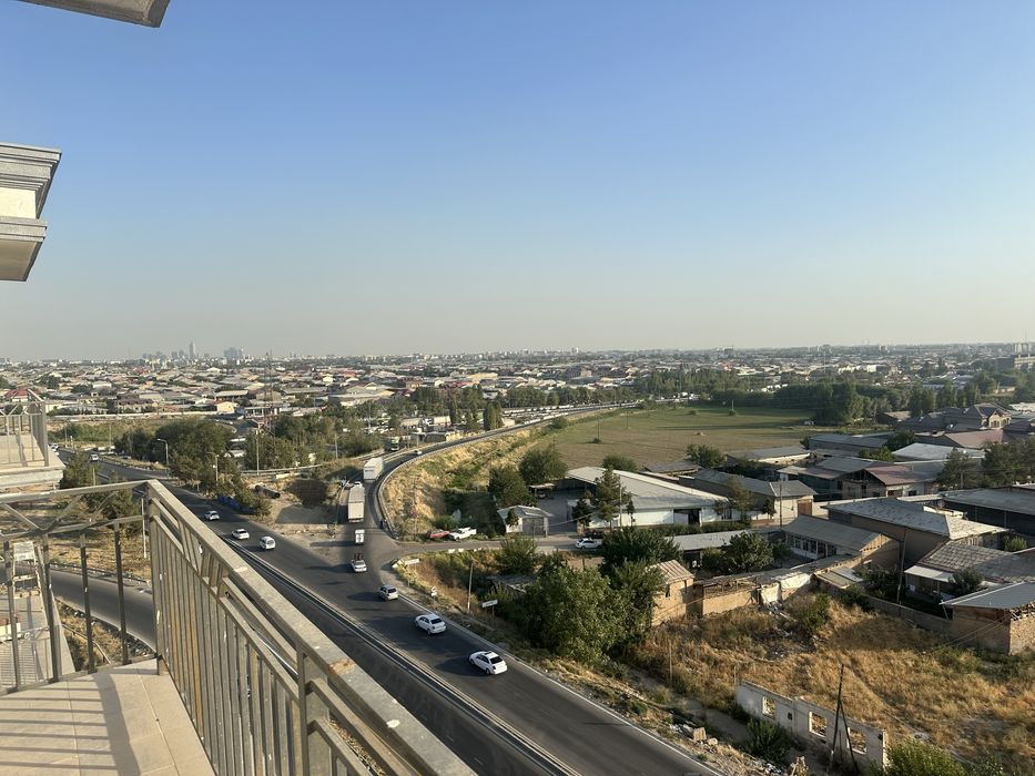 Uy sotiladi keles novostroyka 9 etaj 65 kvadrat  2 xona