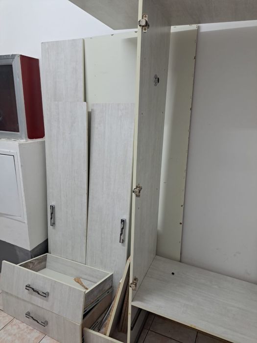 Шкаф сатылады жағдайы жақсы