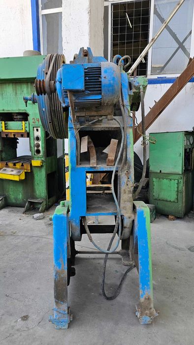 Sotiladi — 40 tonnalik pnevmatik press, narxi kelishiladi.