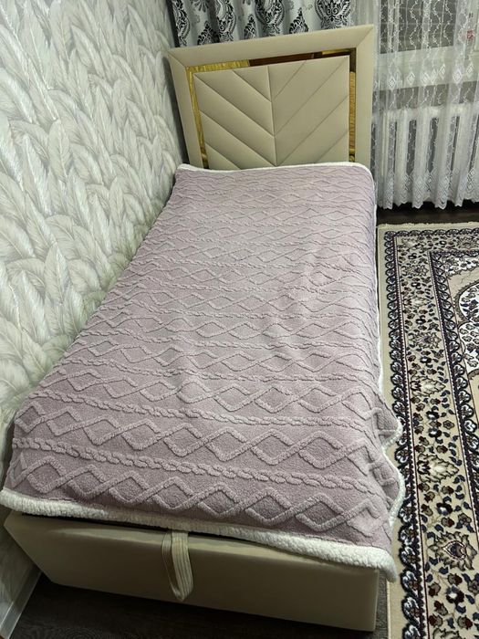 Продам  кровать в хорошем состояние