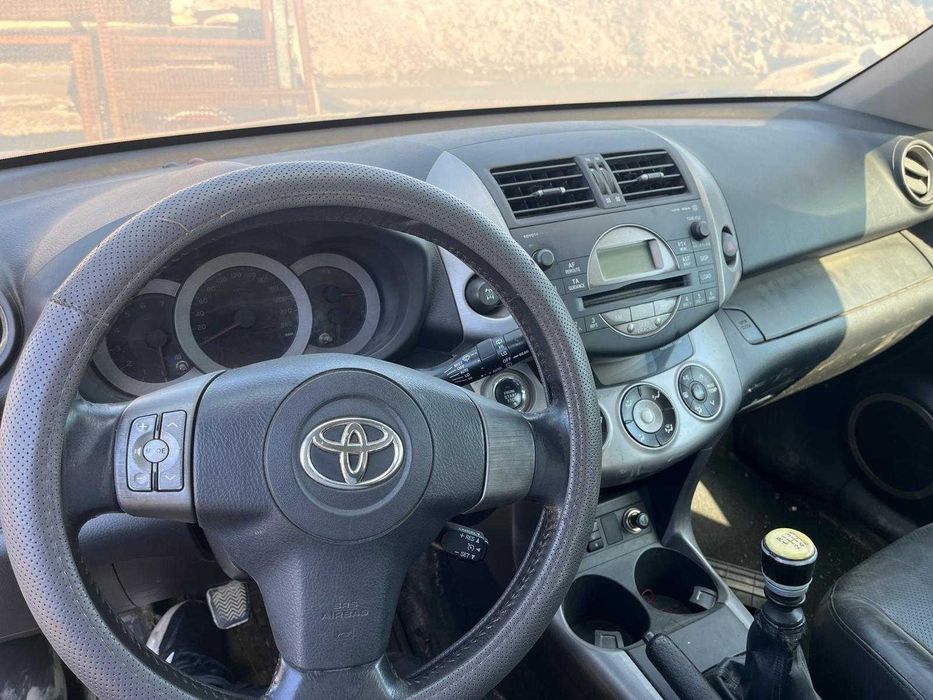 Vand Toyota Rav 4 motor defect