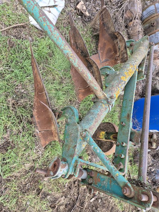 Vând utilaje agricole