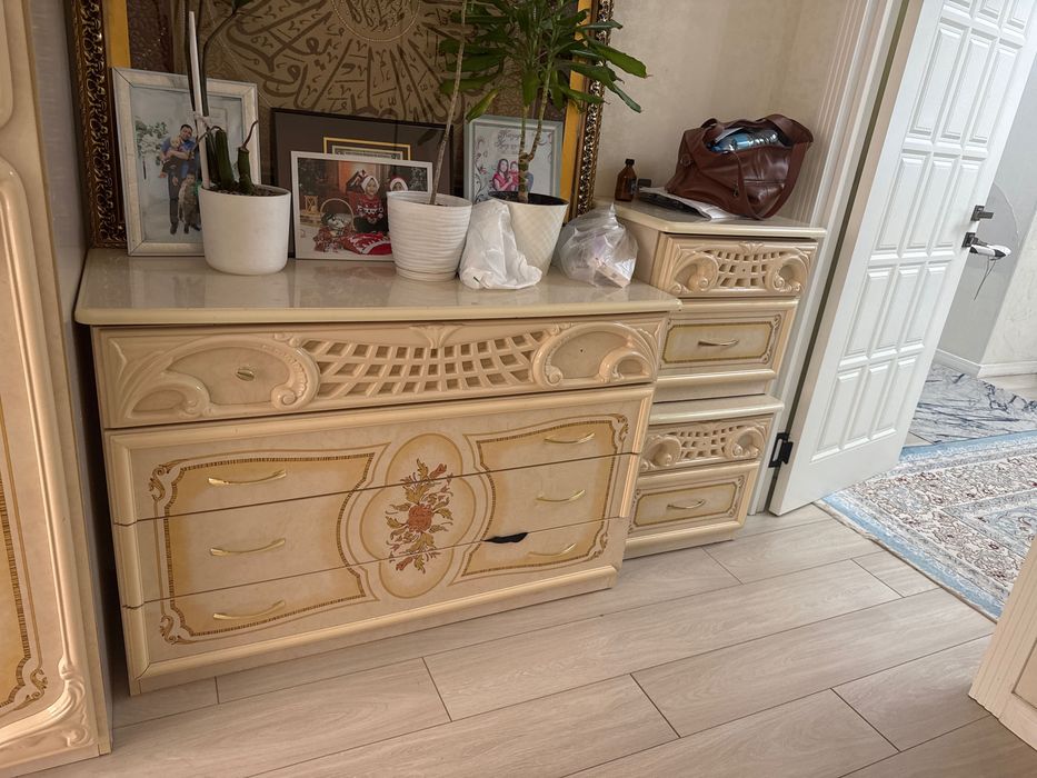 Спальный гарнитур