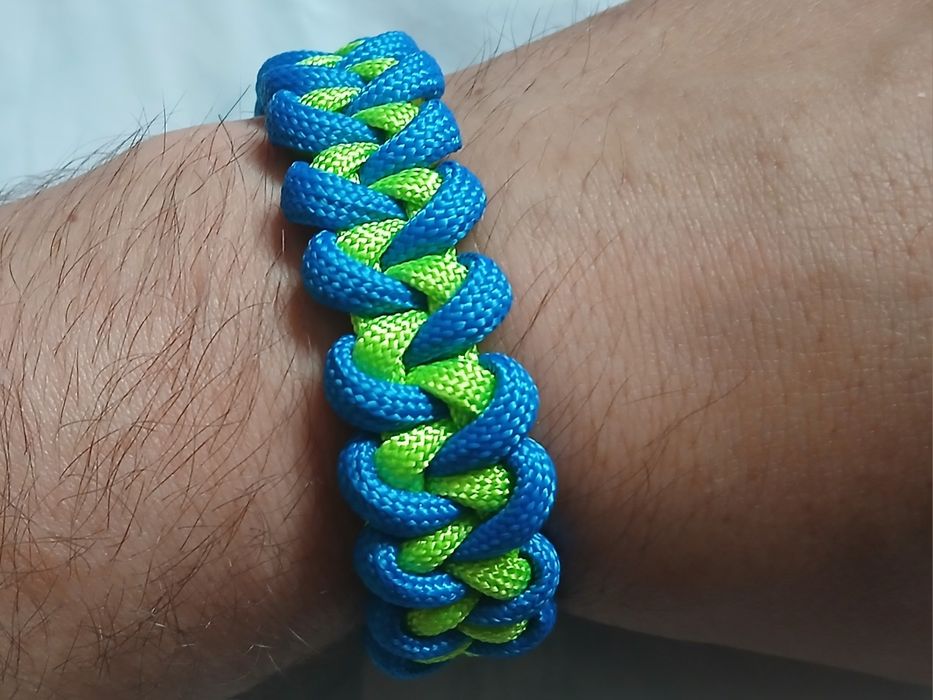 Браслеты из паракорда