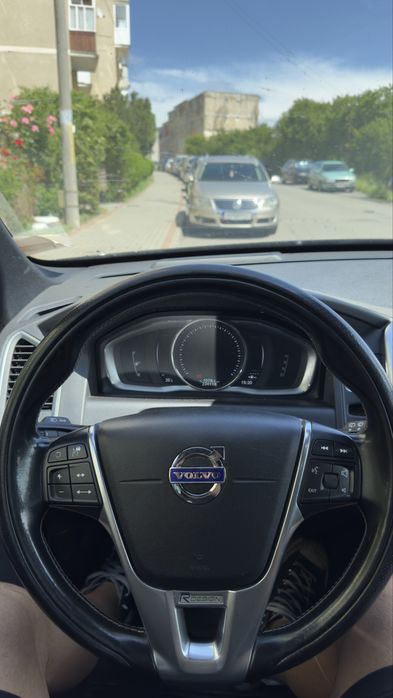 Volvo XC60 R-Design D4 190 CP