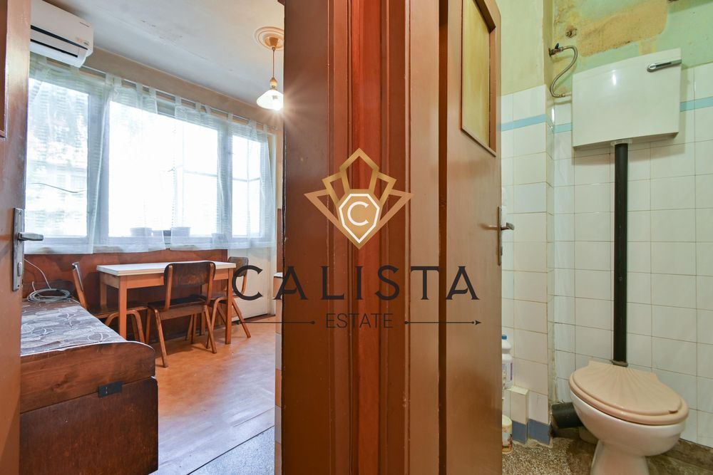 Тристаен апартамент за продажба в ж.к. Сухата река, 2093279