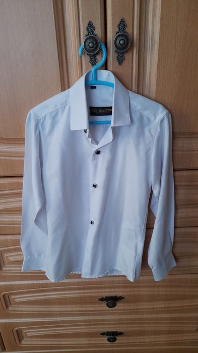 Продам школьные рубашки на мальчика