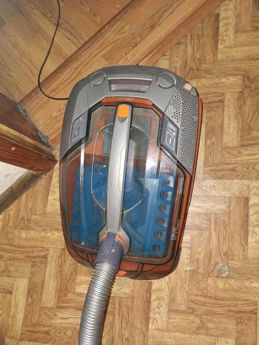 Продам моющий пылесос THOMAS Aqua+ Pet & Family