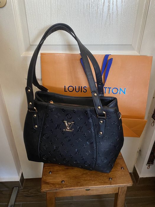 Eșarfă din mătase 100%.LV ; Geantă mare LV