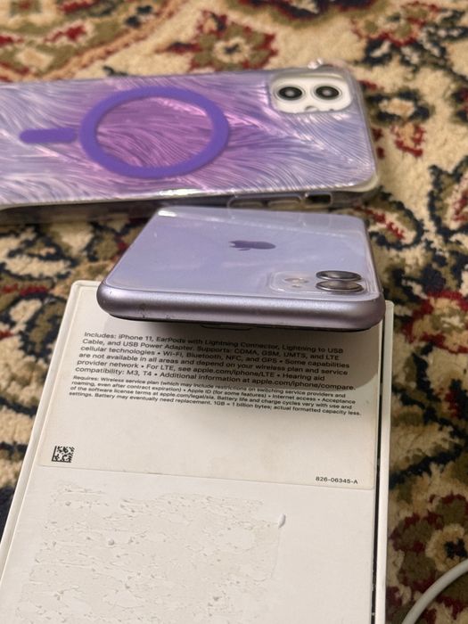 iPhone 11 128 ГБ LL/A с коробке и аксессуарами в подарок.