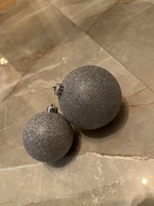Globuri ornamente craciun noi diametru de 8 si  10cm