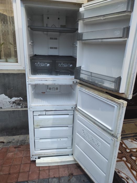 Холодильник Goldstar GR-3533CRI