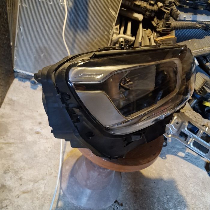 Mercedes Benz GLB 2022 десен фар