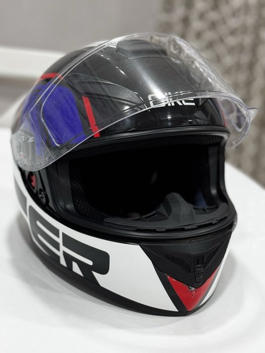 Мотоциклетный шлем продам