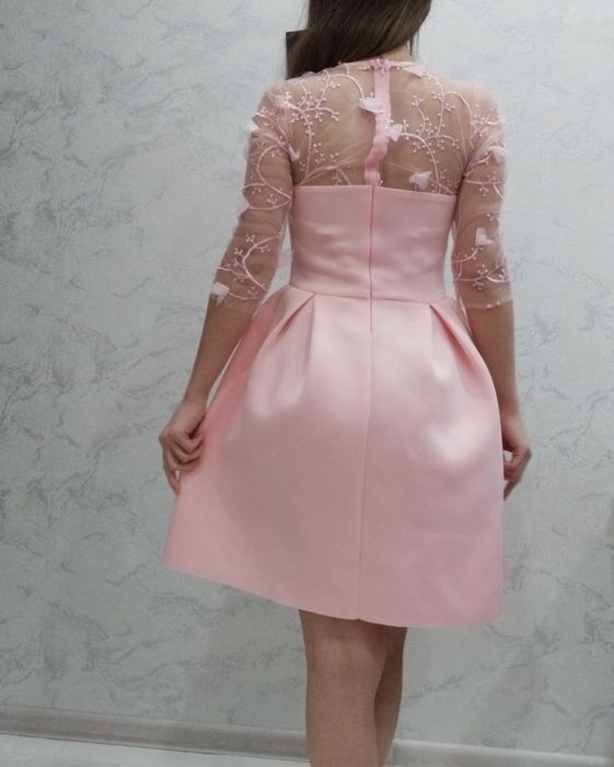 Продам вечернее розовое барби  платье