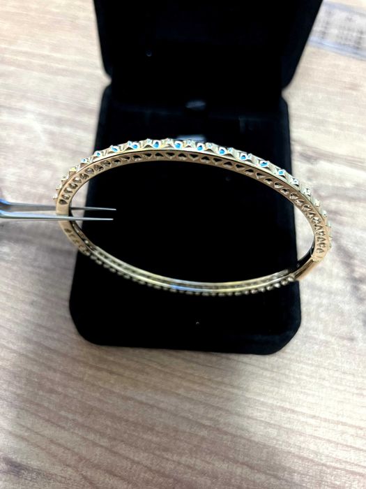 Продавам  златна  гривна