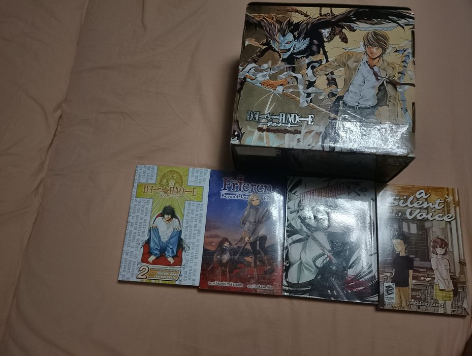 Death Note complete set si Frieren 2 si bakemonogatarii 1 si a silent voice 1 si death note 2
