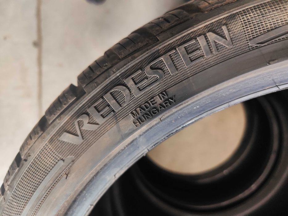 4бр. зимни гуми 255/35/19 Vredestein