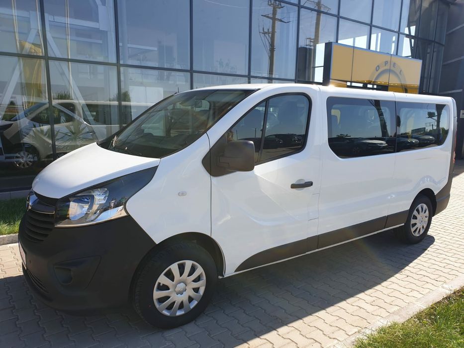 Inchiriere auto microbuz  8+1