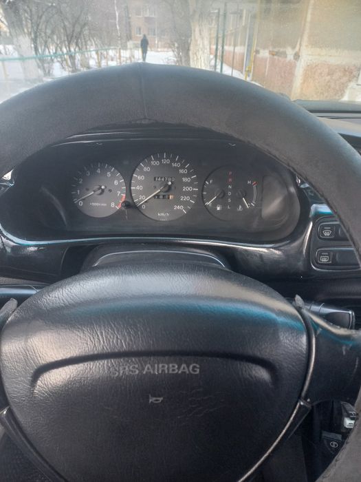 Просто машину Мазда Xedos 6