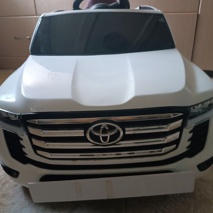 Электромобиль детский