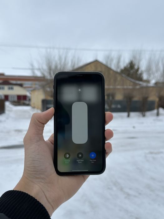 Продам срочно iPhone XR 64GB
