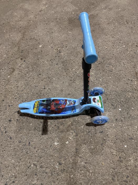 Самокат на 2-3 года