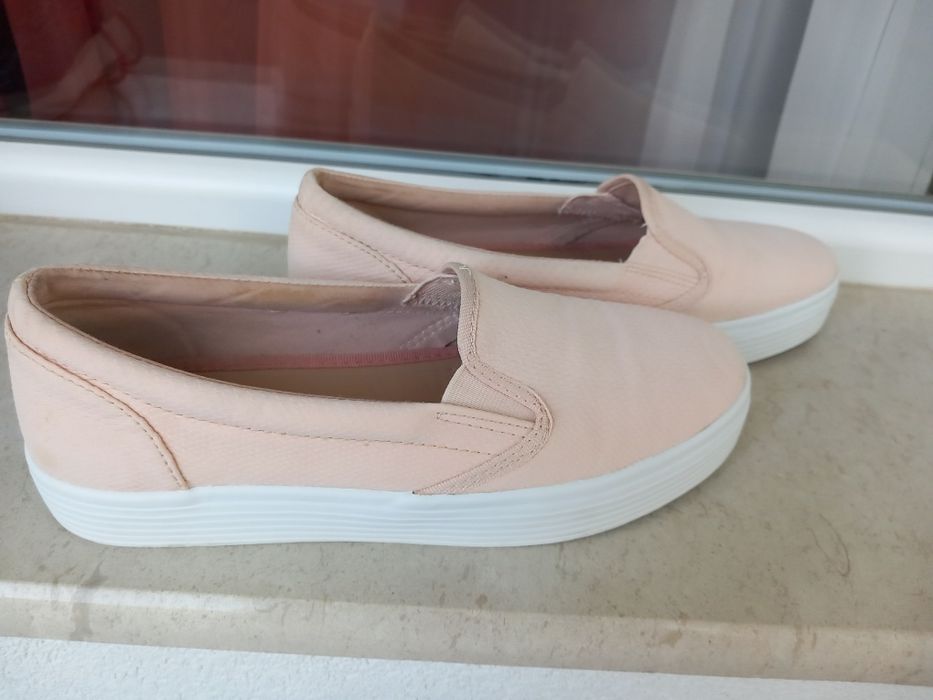 Кожени обувки Bershka и Graceland