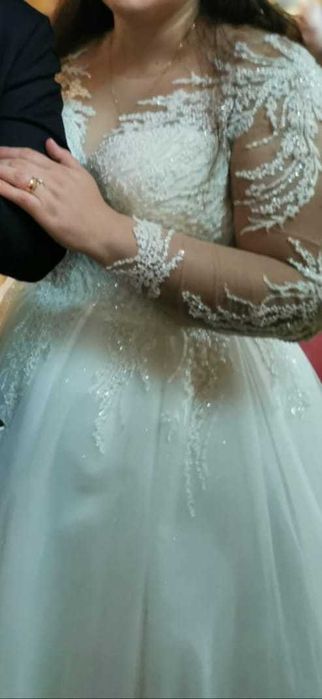 Rochie mireasa ivoire