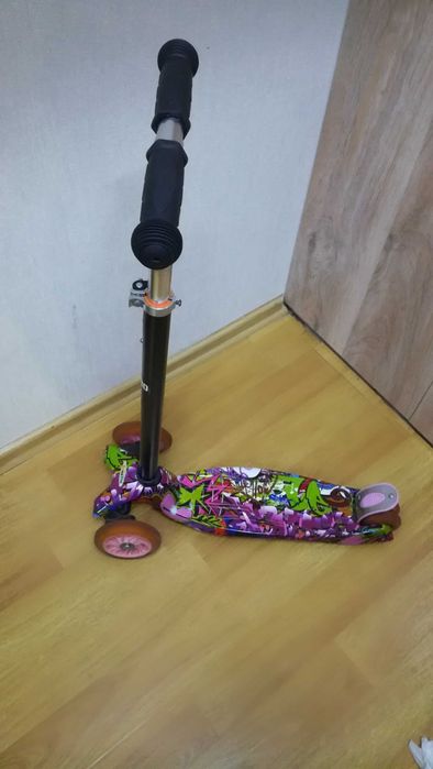 Подам рабочие самокаты и скейтборд