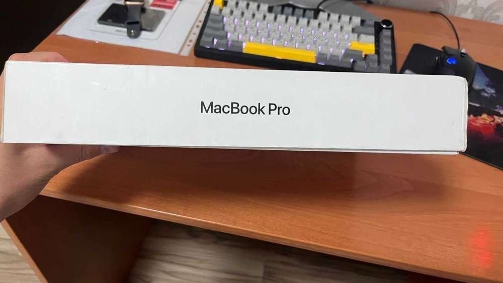 продам макбук про