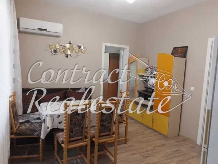 Дава се под наем Тристаен апартамент в Варна, Червен площад - 78 кв.м за 612 € - Снимка #2