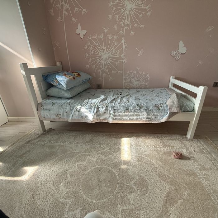 Диван для детской комнаты