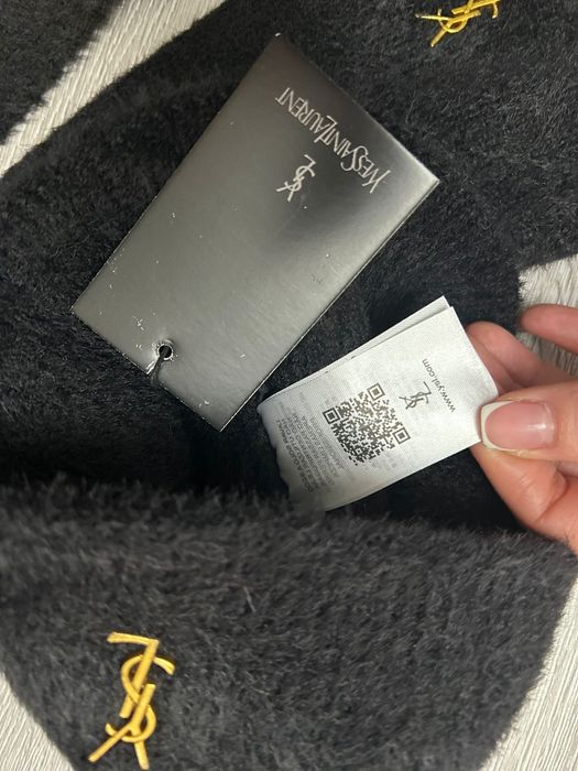 Caciula si fular Yves saint Laurent