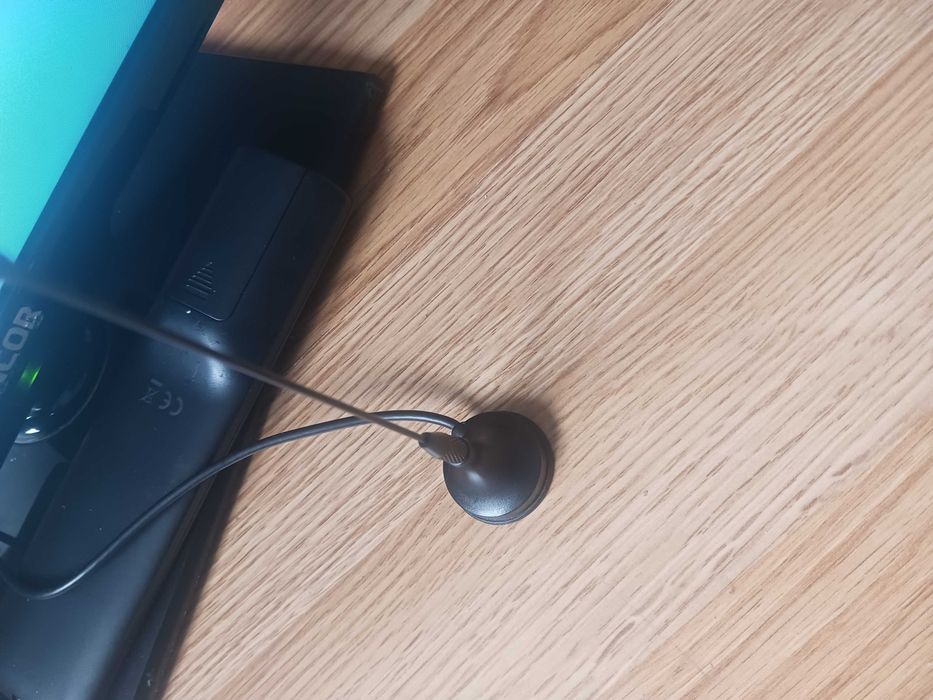 Телевизор за кола 24 ин 12 волта и 220в с цифров тунер