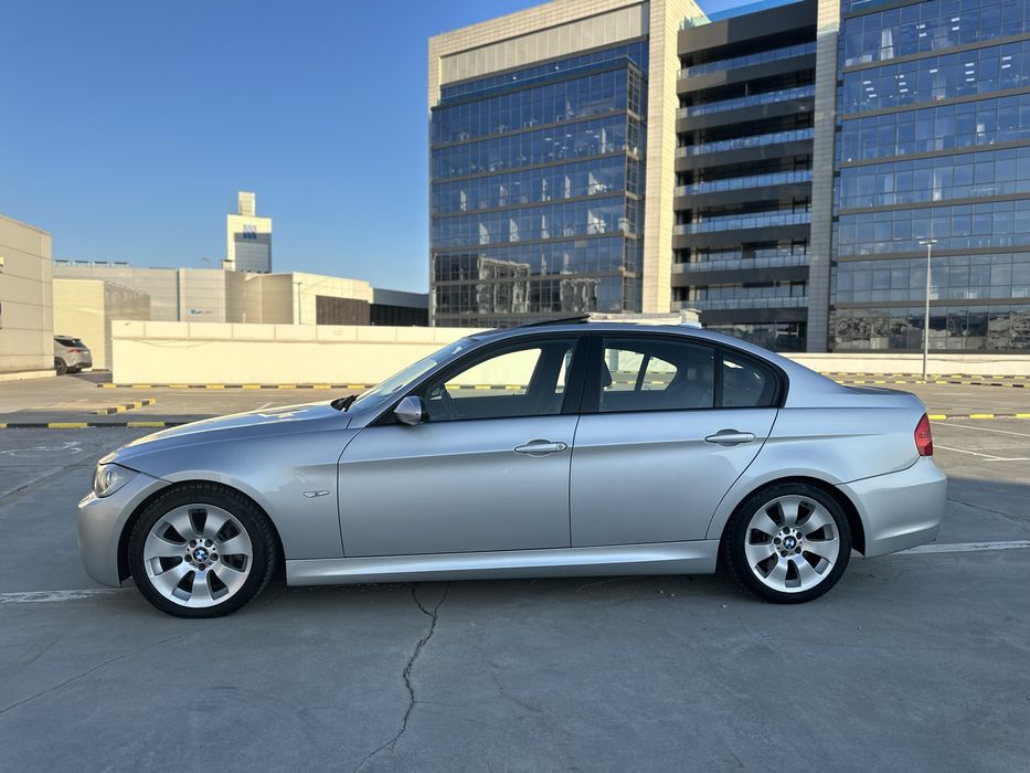 BMW E90 330d M Sport Original | M57 231 CP | Trapă | Keyless | Xenon Adaptiv