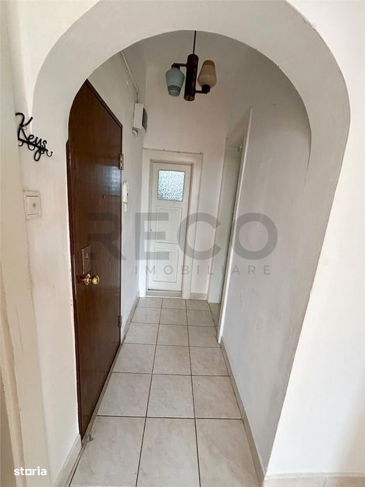 RECO Apartament spatios cu 3 camere, tavan inalt, zona Republicii – id
