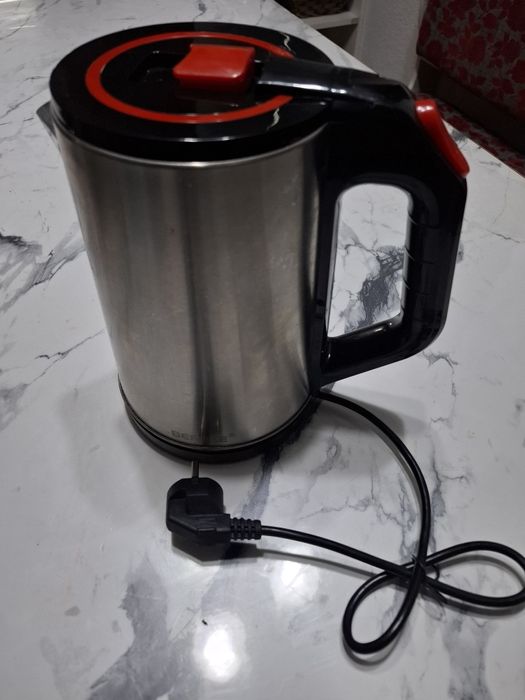 Продаётся электрический чайник.рабочий.