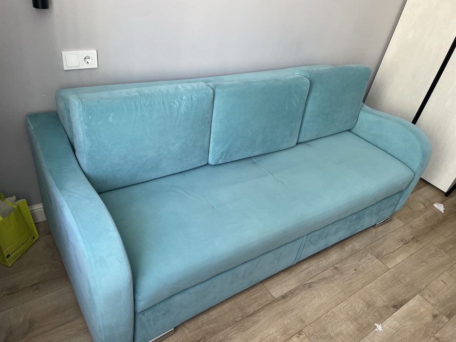 Продаю диван в хорошем состояний