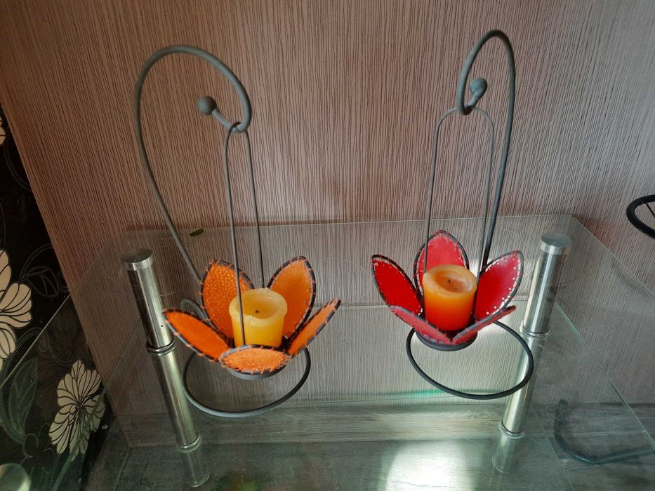 Свещници-цветя..